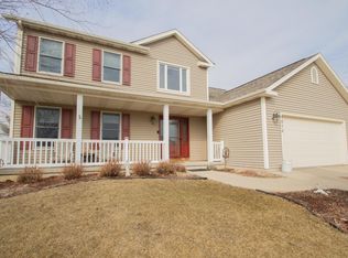 1414 Stoneridge Dr, Watertown, WI 53098