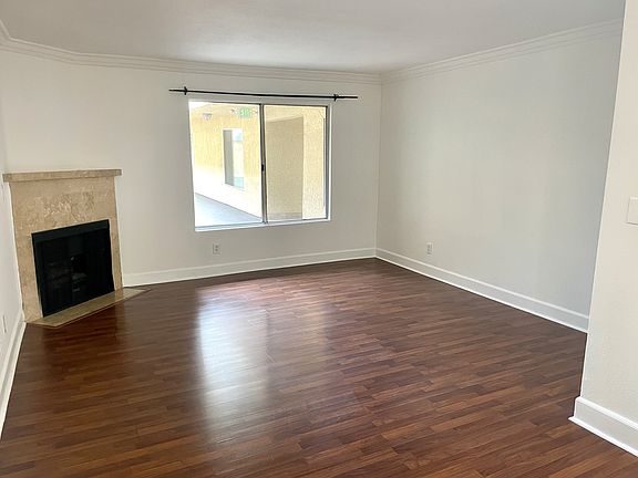 4th image of 7045 Woodley Ave Unit 209