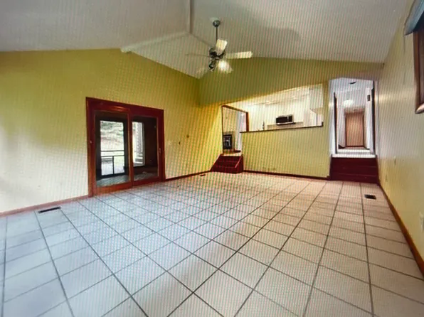 622 Cedar Grv #1, Orange, CT 06477