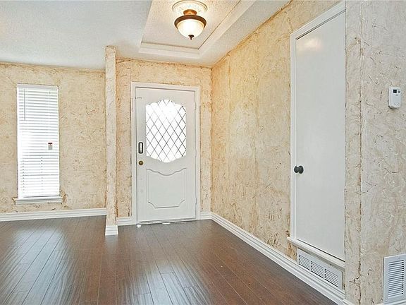 3rd image of 2509 Country Valley Rd