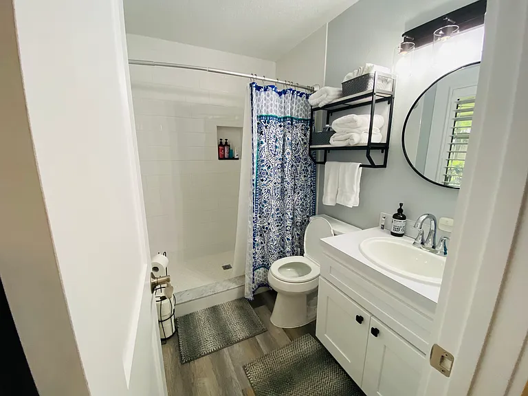 4439 Saxon Dr — Photo 20