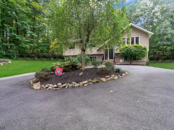 32 Mountain Rd, Roxbury Twp., NJ 07852