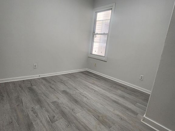 4th image of 504 Bond St Floor 1