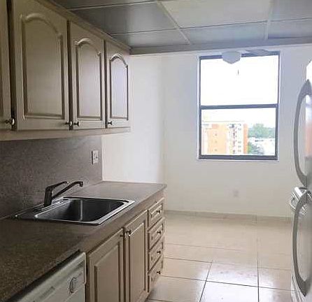 3rd image of 1470 NE 123rd St APT 1015