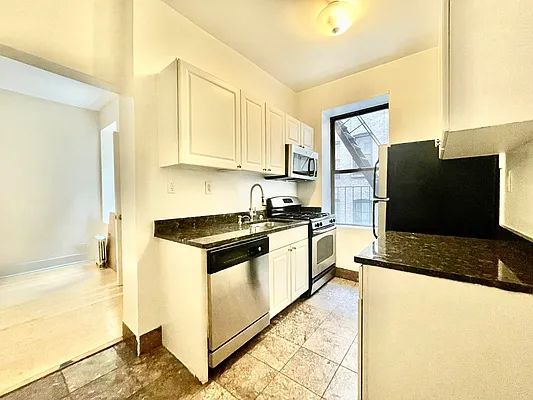 Rented by Bohemia Realty Group | media 4