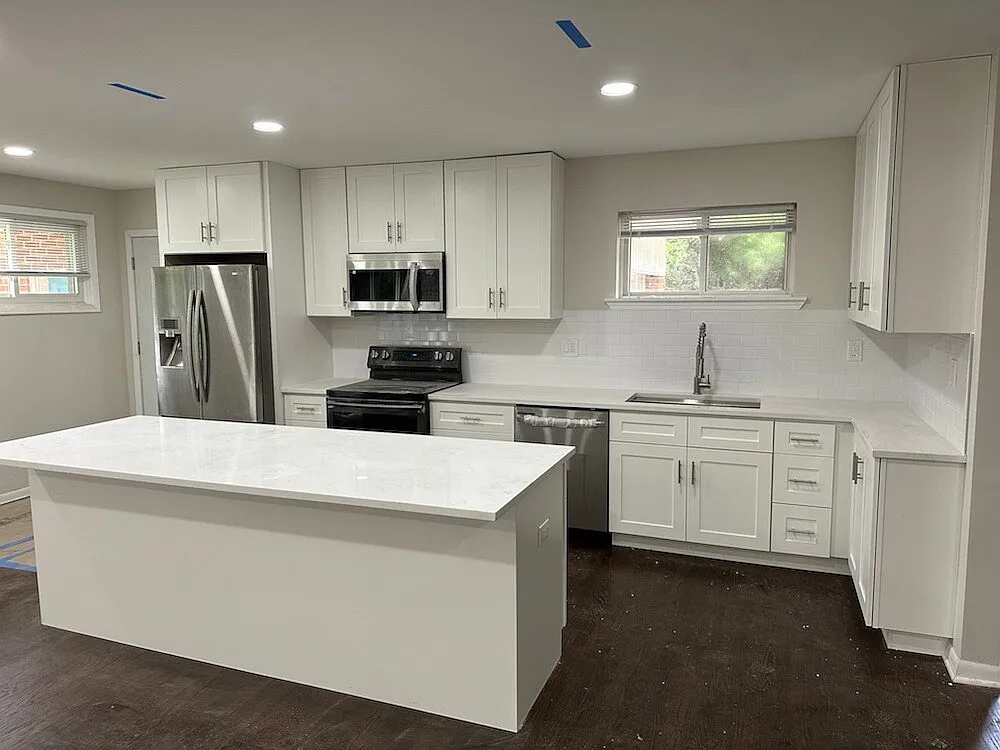 3 bed, 2500 sqft, $4,000 — Photo 2