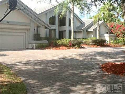 2nd image of 1716 Vestal Dr