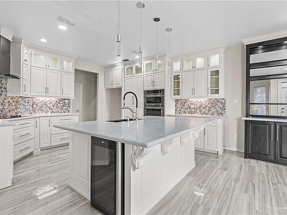 5th image of 3514 Los Lagos Dr