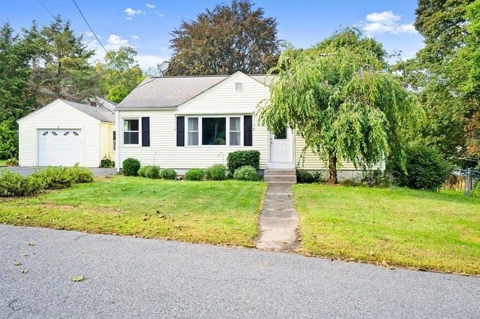 1st image of 3 Brookway Dr