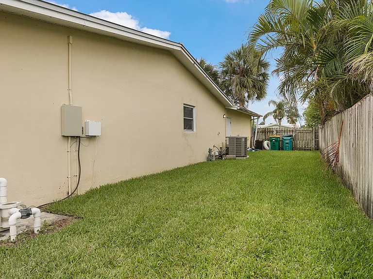 403 Bridgetown Ct — Photo 38