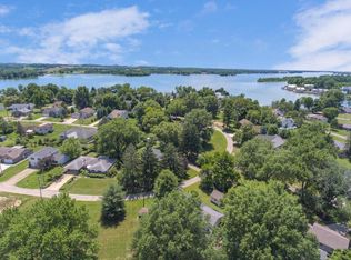 742 Lakeshore Dr W, Hebron, OH 43025