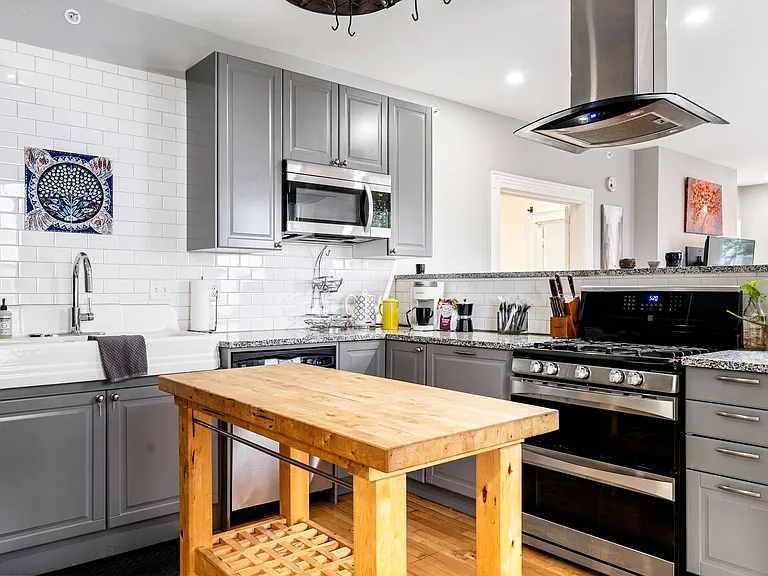 77 William St #1 — Photo 14