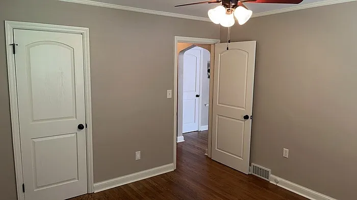 2400 Hillview Ave — Photo 24