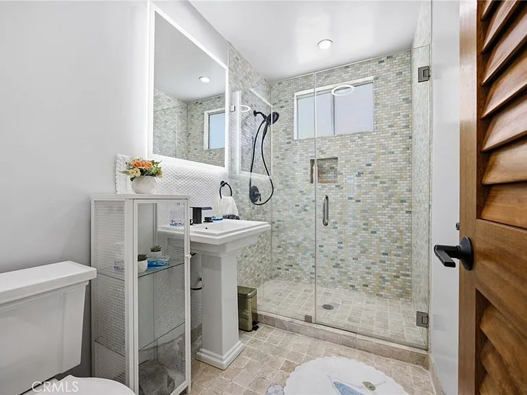 17660 Martha St — Photo 16