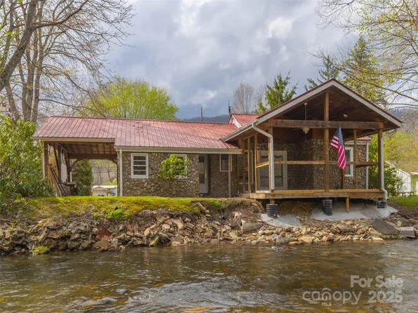 1159 Sulphur Springs Rd, Waynesville, NC 28786