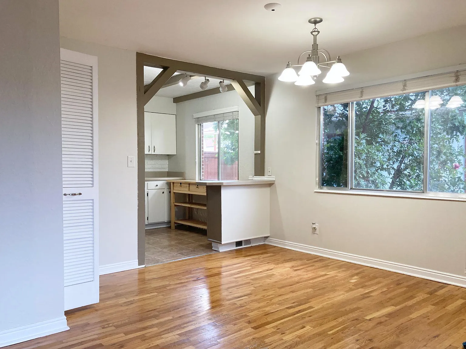 3 bed, 1110 sqft, $2,350 — Photo 4