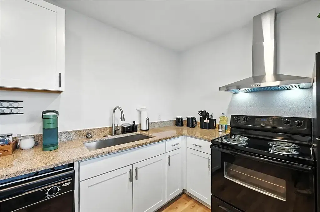 Beautiful Renovated 2-Bedroom Duplex in Arlington, TX — Photo 3
