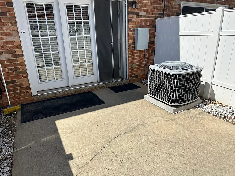 1344 Green Oaks Ln #M — Photo 19