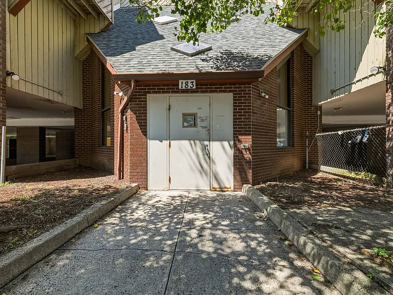 183 Livingston Pl — Photo 3