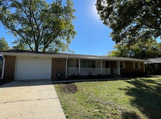 905 E McHenry St, Urbana, IL