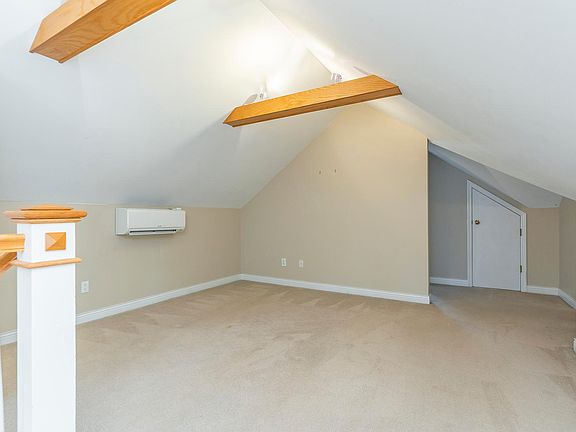 4th image of 158 Goodrich Ave
