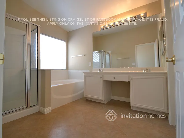 1718 Watercreek Dr — Photo 8
