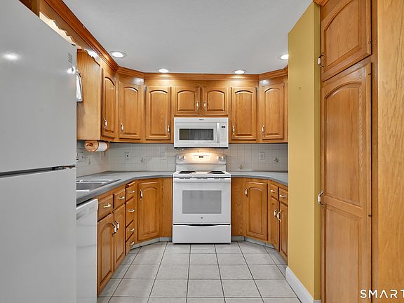 2nd image of 71 Camp Street