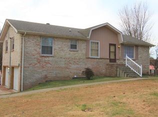 1138 Belvedere Dr, Gallatin, TN 37066