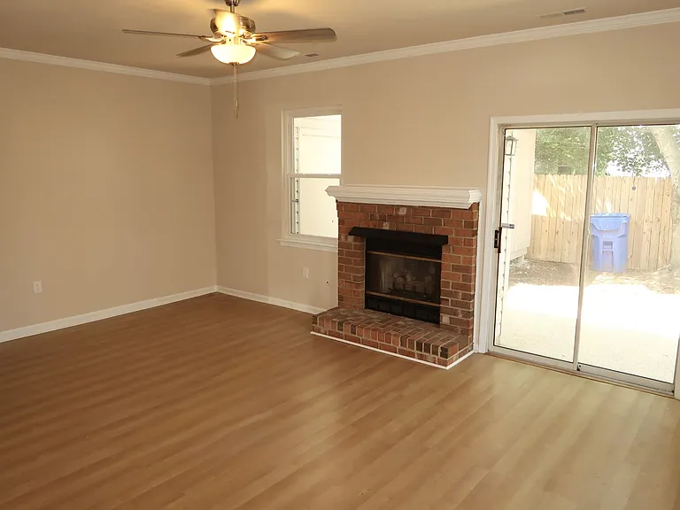 417 Greenview Dr — Photo 14