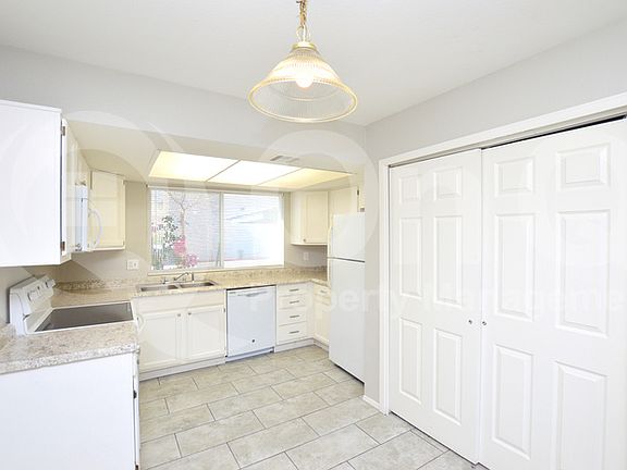 5th image of 10821 N 15th Ln #T-2