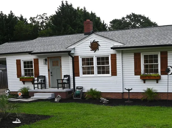 212 Donnan Rd, Taylors, SC 29687