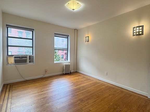 3rd image of 51 Greenwich Ave APT 3
