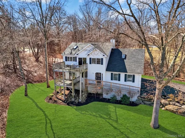 15 Meadow Drive, Red Hook, NY 12571