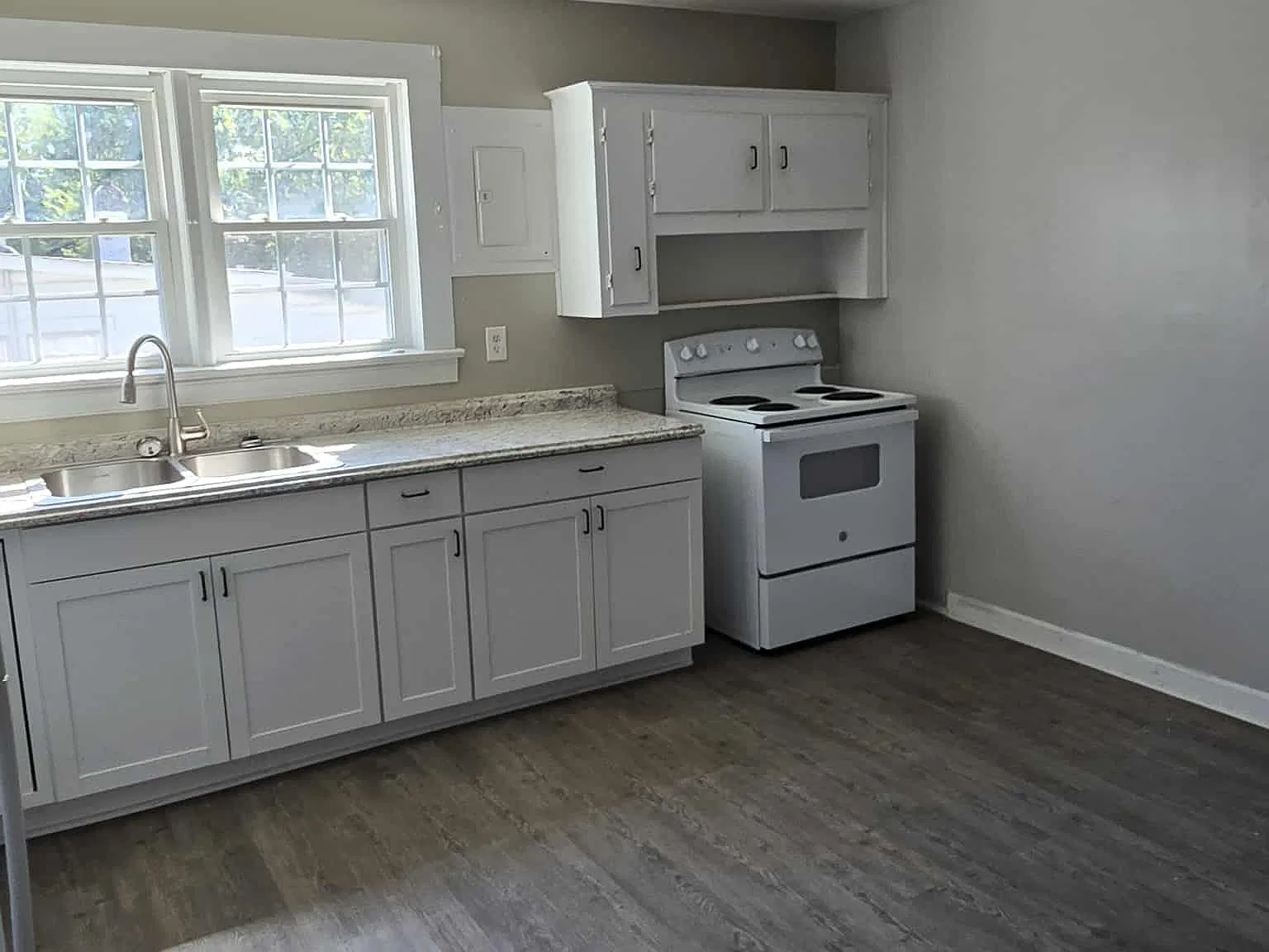 22 Milton Ave — Photo 2