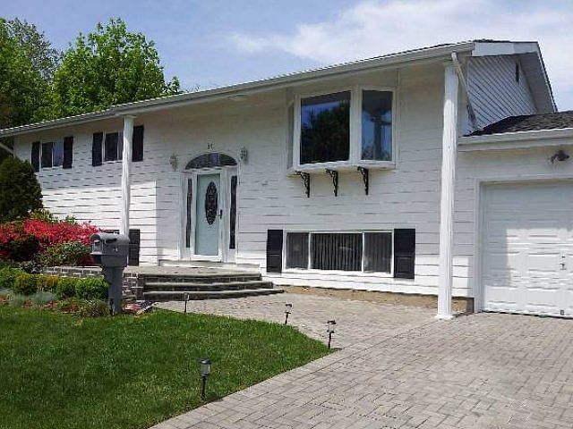 1st image of 28 Foxwood Dr