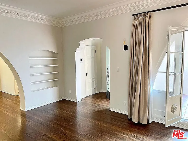 1330 N Harper Ave #180 — Photo 6