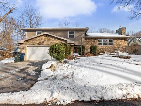 2106 Rhode Island St, Lawrence, KS 66046