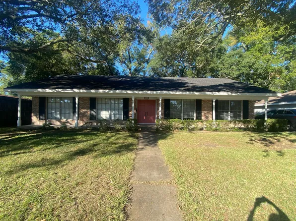 5892 N Circuit Dr, Beaumont, TX 77706