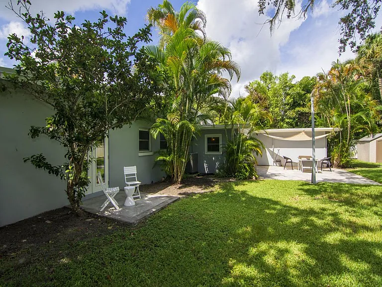 641 Bougainvillea Ln — Photo 29