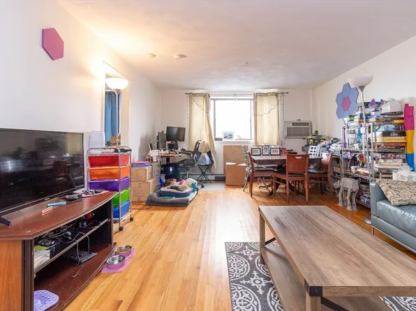 25 Linden Ave APT 1, Somerville, MA 02143