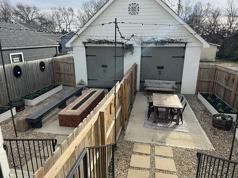 43 W Markison Ave — Photo 25