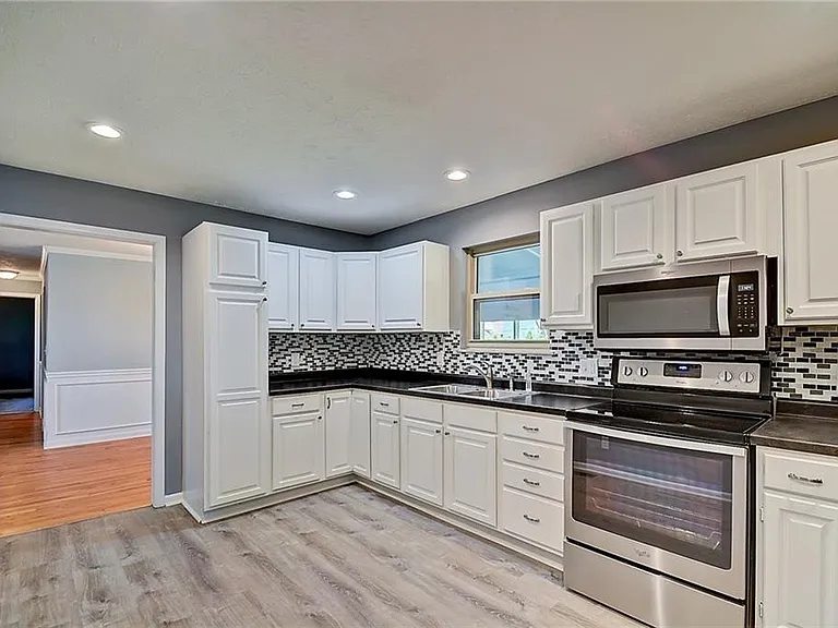 1108 N Morgantown Rd — Photo 8