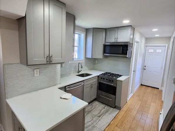 922 Logan Ave #1