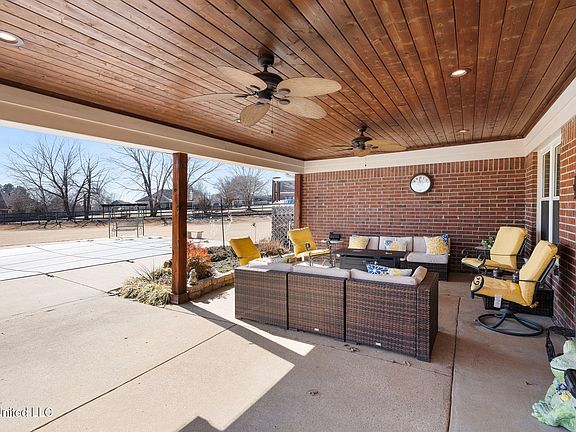 3rd image of 13025 Oak Ridge Dr