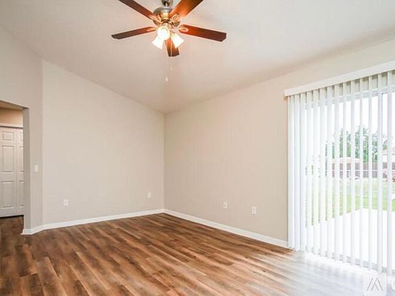 3rd image of 3808 McKinley Dr #1