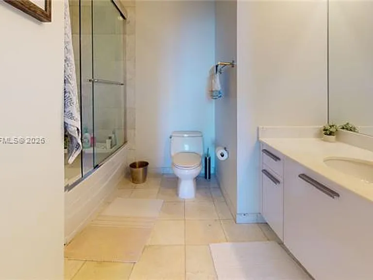 1060 Brickell Ave #1805 — Photo 15