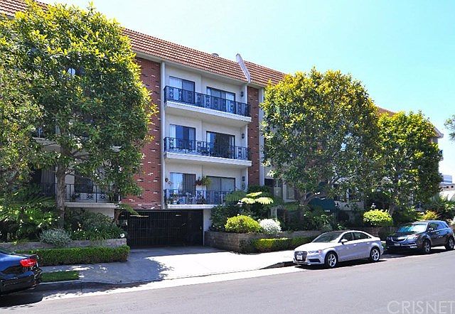 1st image of 11928 Kiowa Ave APT 210
