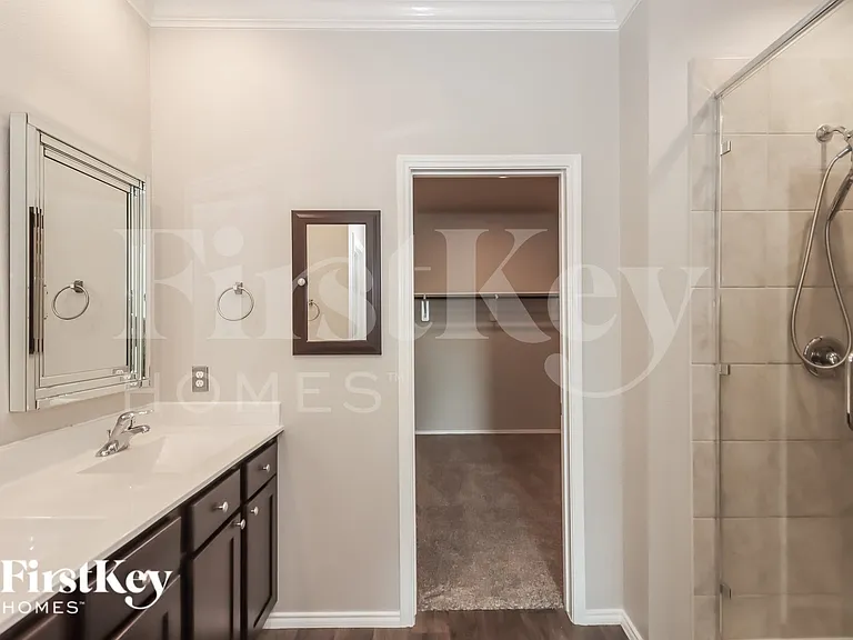 4407 Follina Trl — Photo 10
