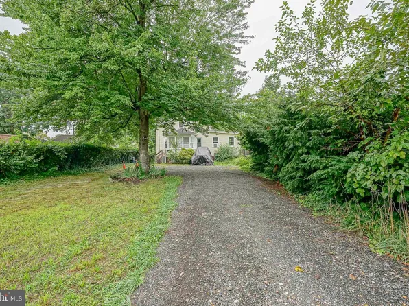 204 N 8th St, Vineland, NJ 08360