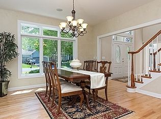 14932 Boulder Pointe Rd, Eden Prairie, MN 55347